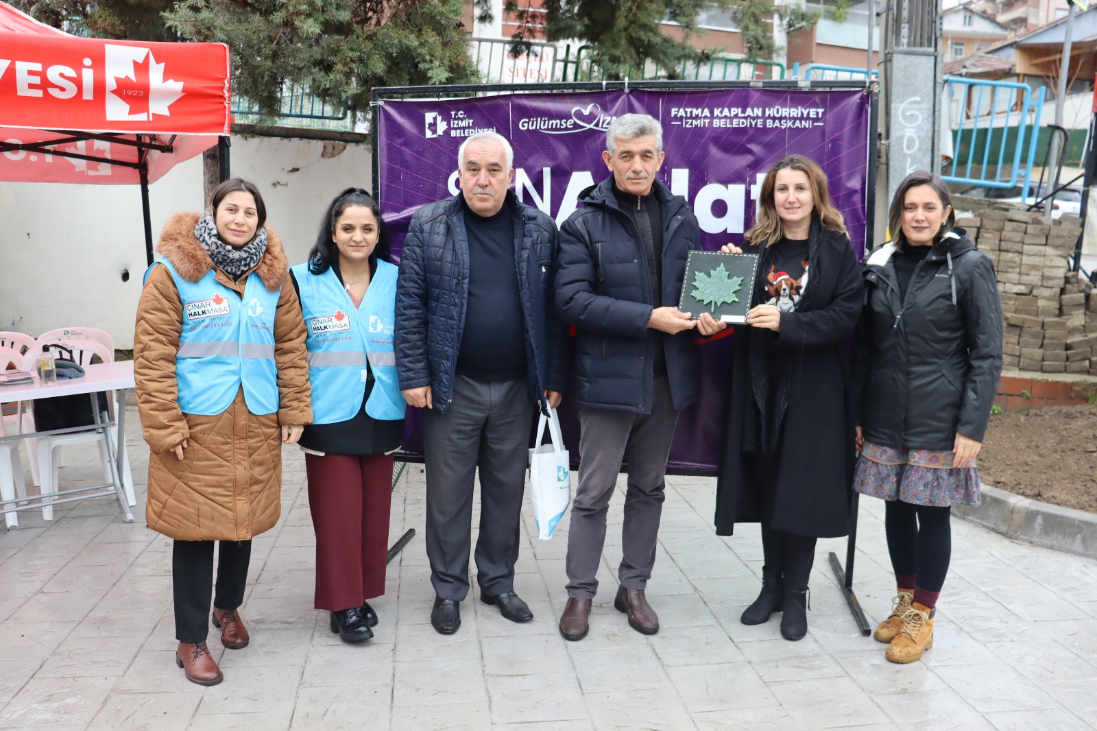 İzmit Belediyesi ‘Sen Anlat İzmit’ ile Yenimahalle sakinlerini dinledi (6)