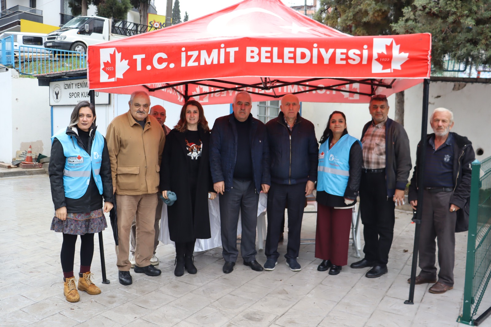 İzmit Belediyesi ‘Sen Anlat İzmit’ ile Yenimahalle sakinlerini dinledi (7)