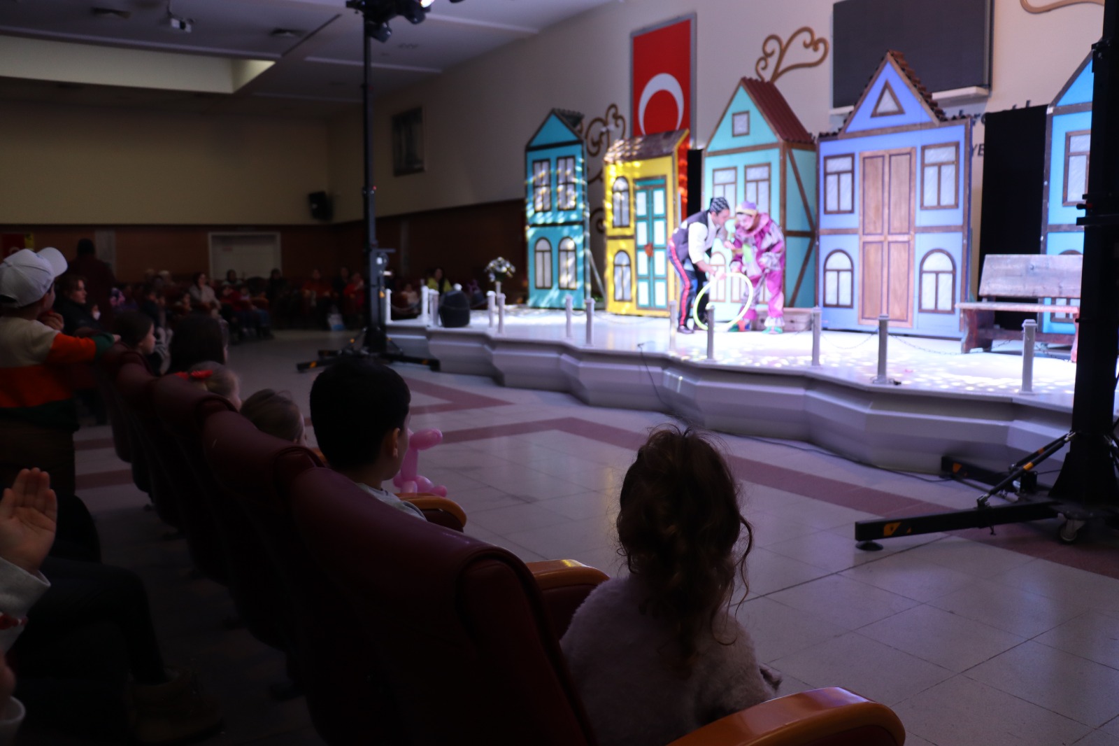 Izmit Çocuk Festivali'nde çocuklar çok egleniyor (7)