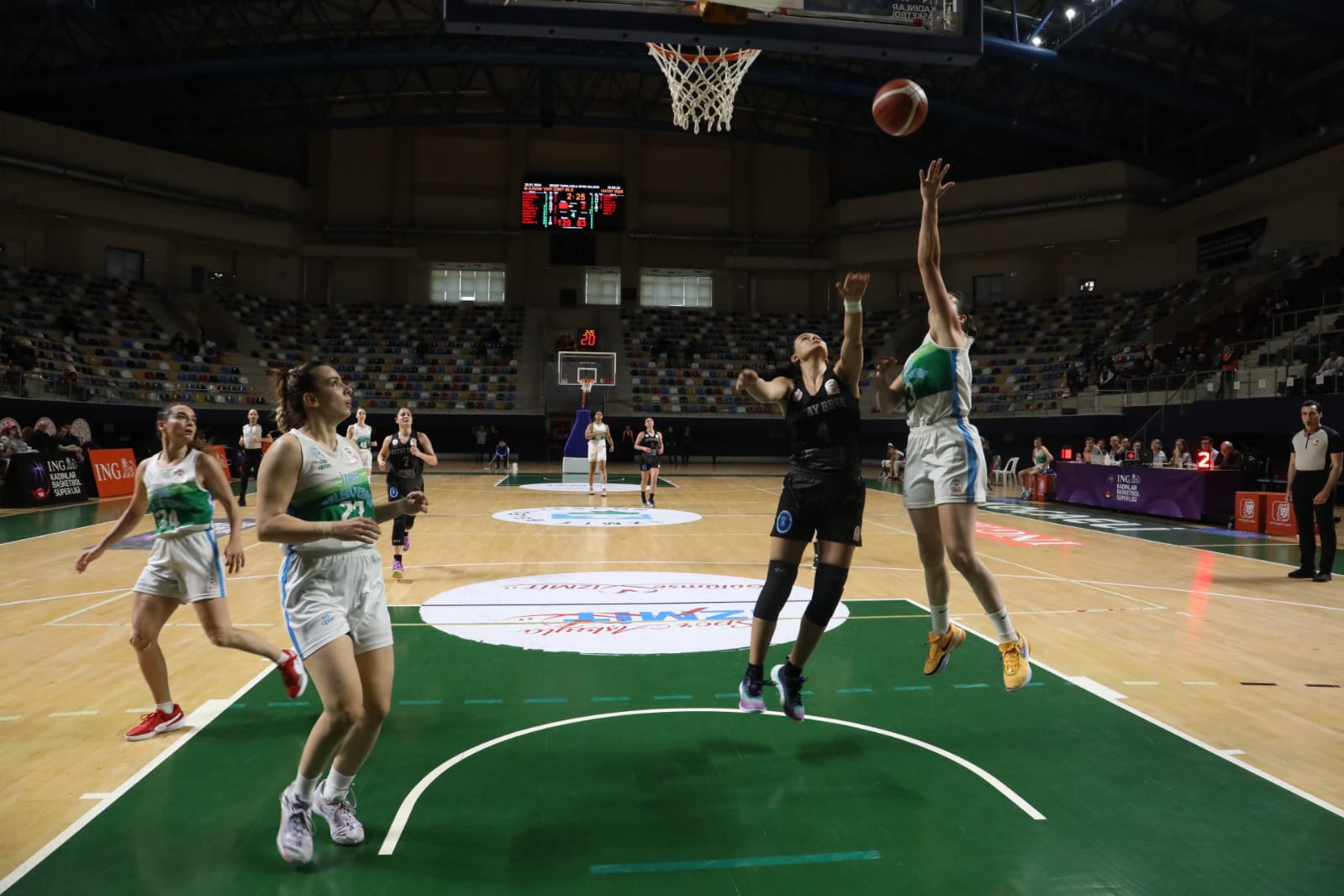 İzmit’in perileri Hatay’ı rahat geçti 131-87 (5)