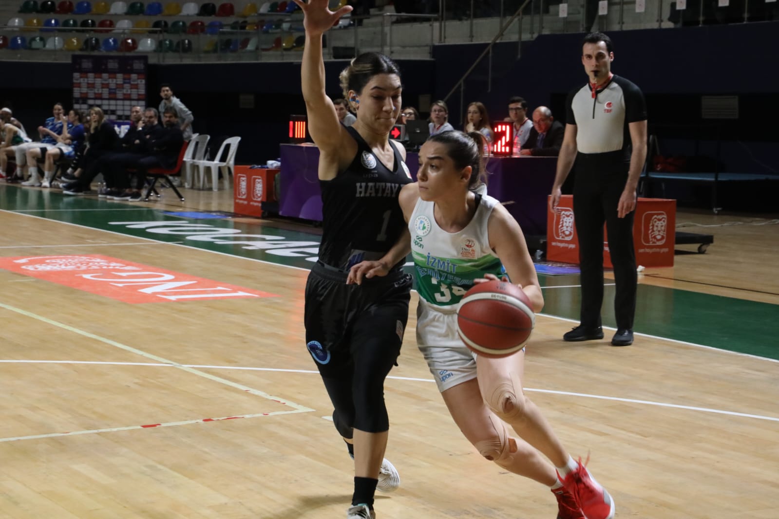 İzmit’in perileri Hatay’ı rahat geçti 131-87 (8)