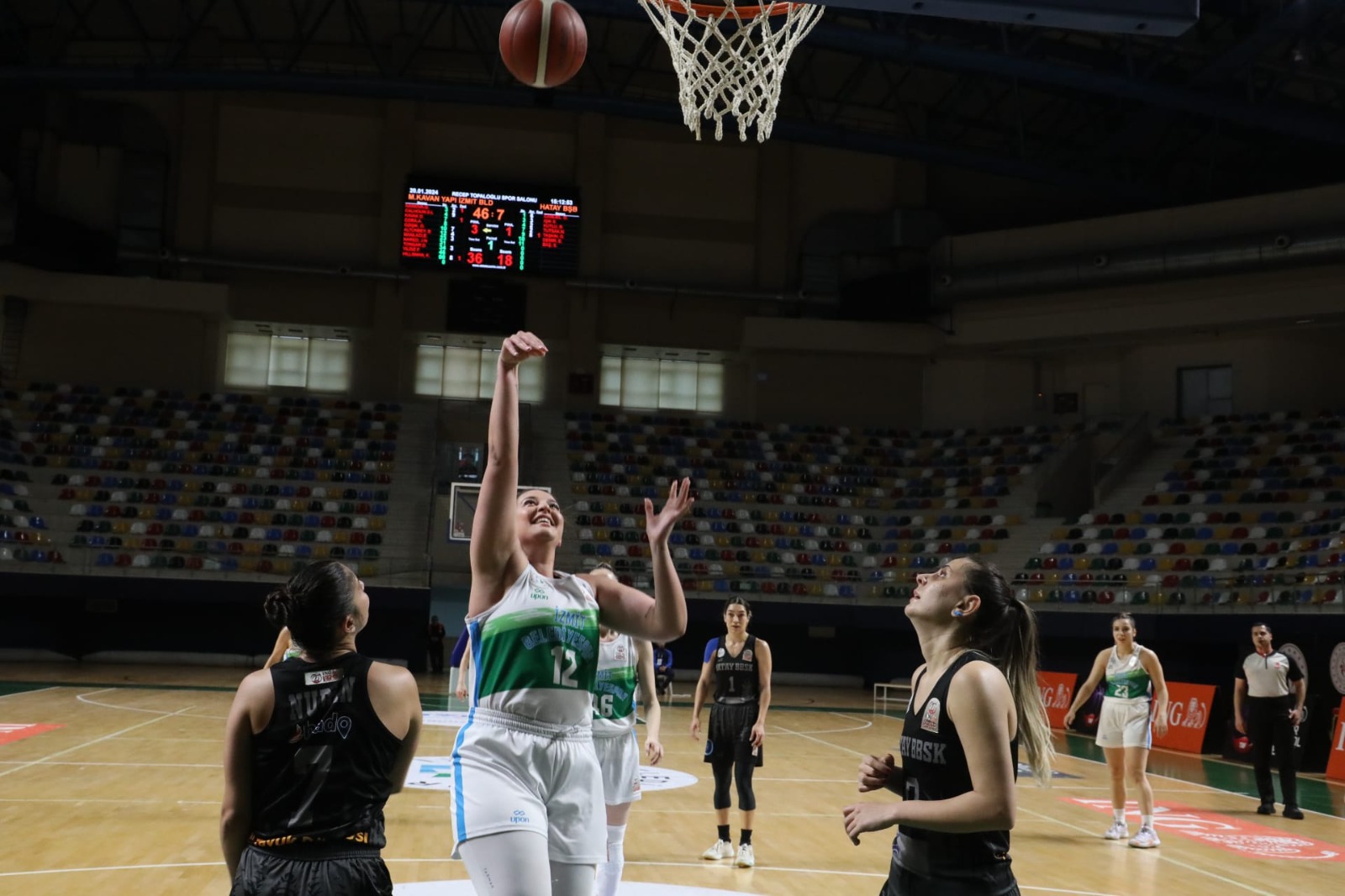 İzmit’in perileri Hatay’ı rahat geçti 131-87 (9)