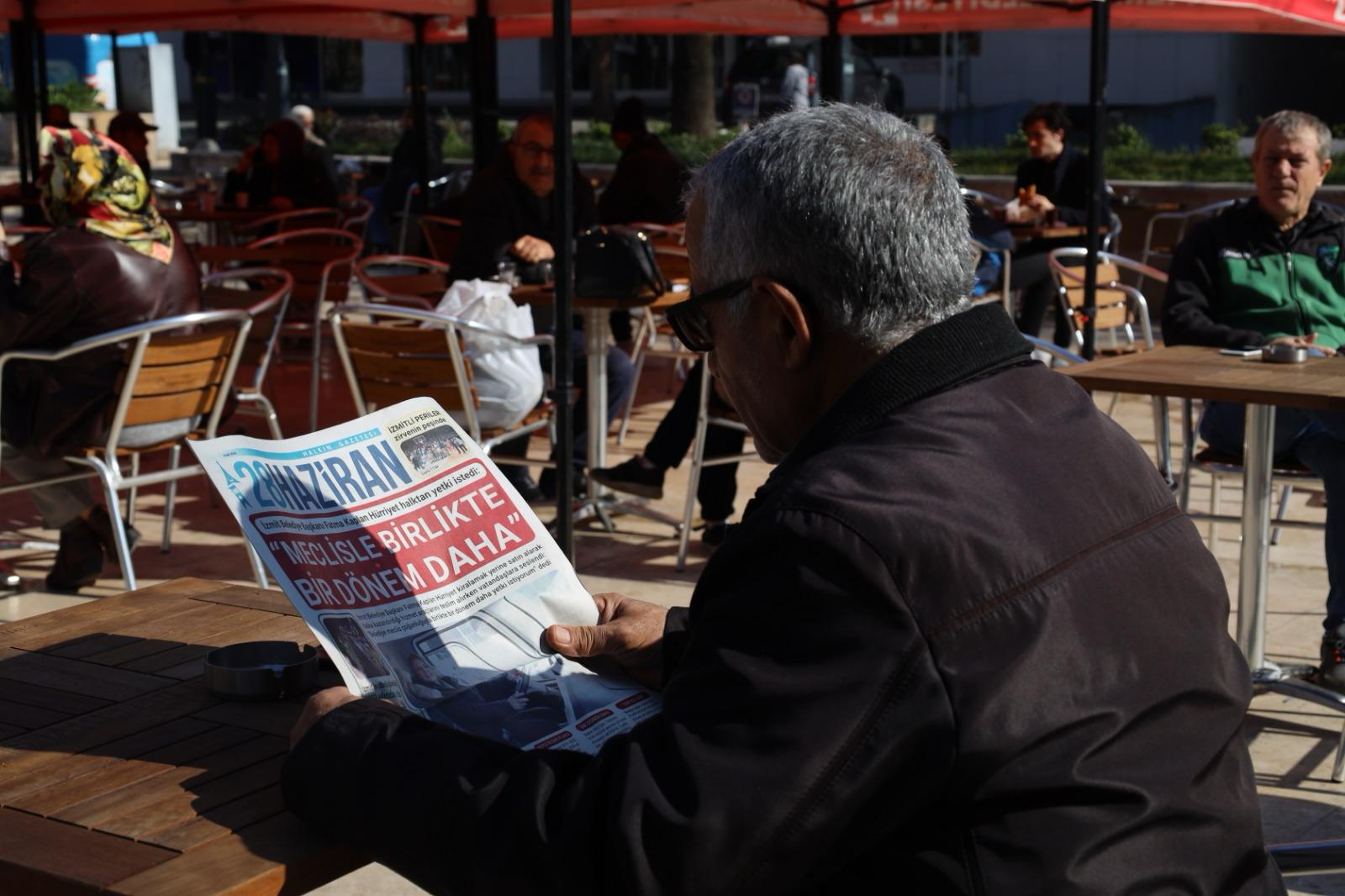 28 Haziran Gazetesinin yeni sayisi Izmitlilerin ellerinde (3)