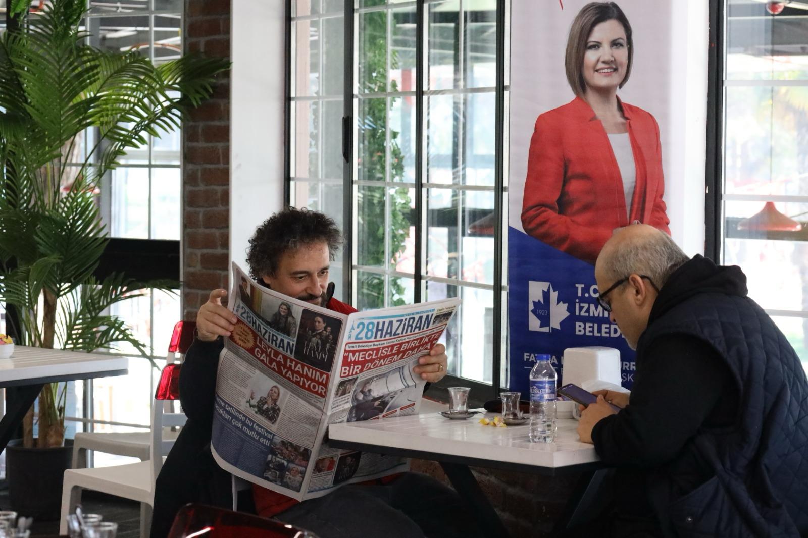 28 Haziran Gazetesinin yeni sayisi Izmitlilerin ellerinde (9)