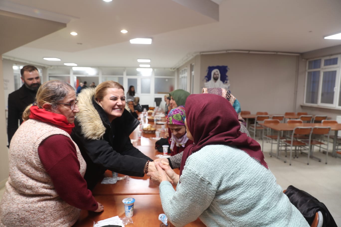Başkan Hürriyet, Canların iftar sofrasına konuk oldu (1)