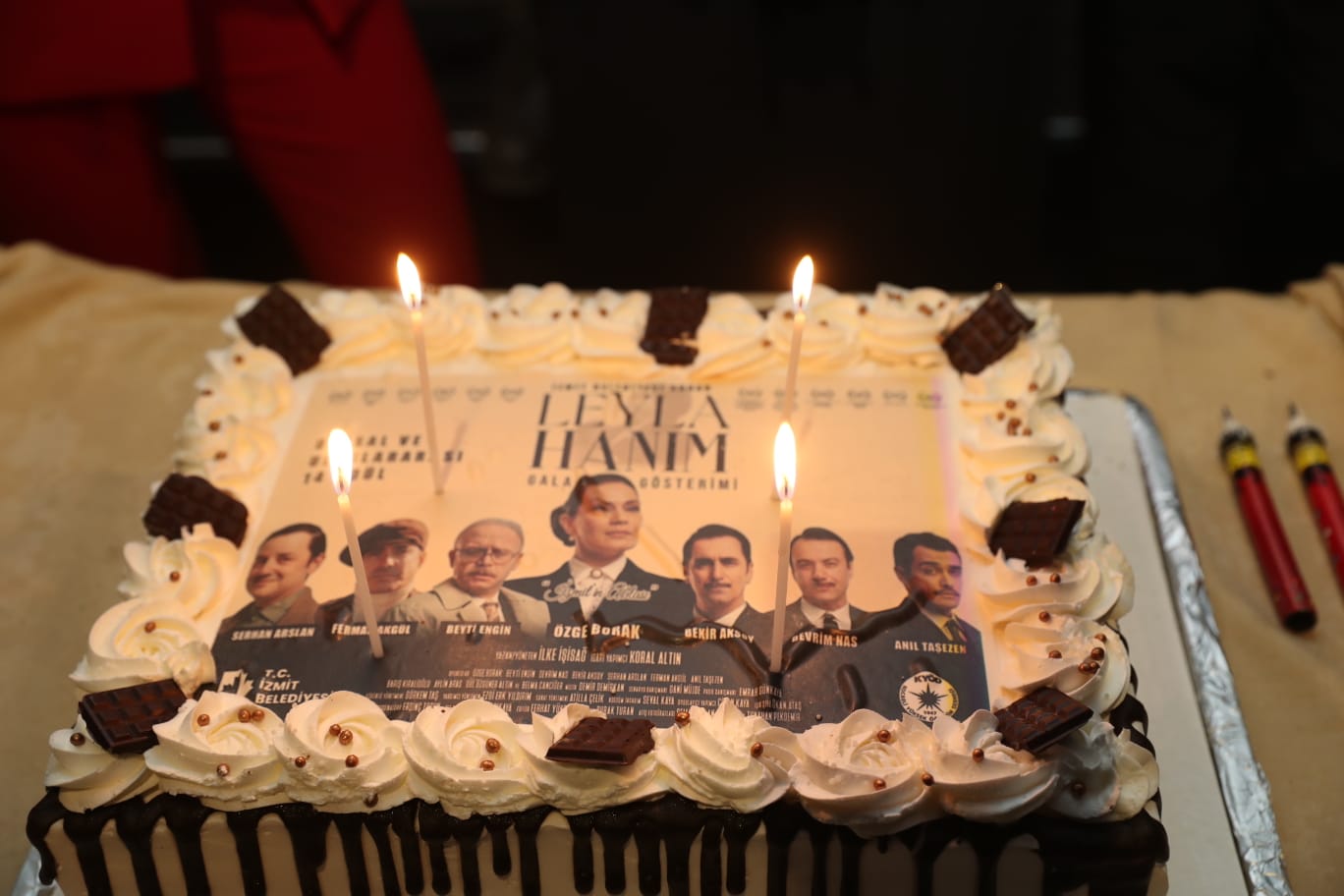 Başkan Hürriyet Leyla Hanım film ekibiyle gala yemeğinde buluştu (7)