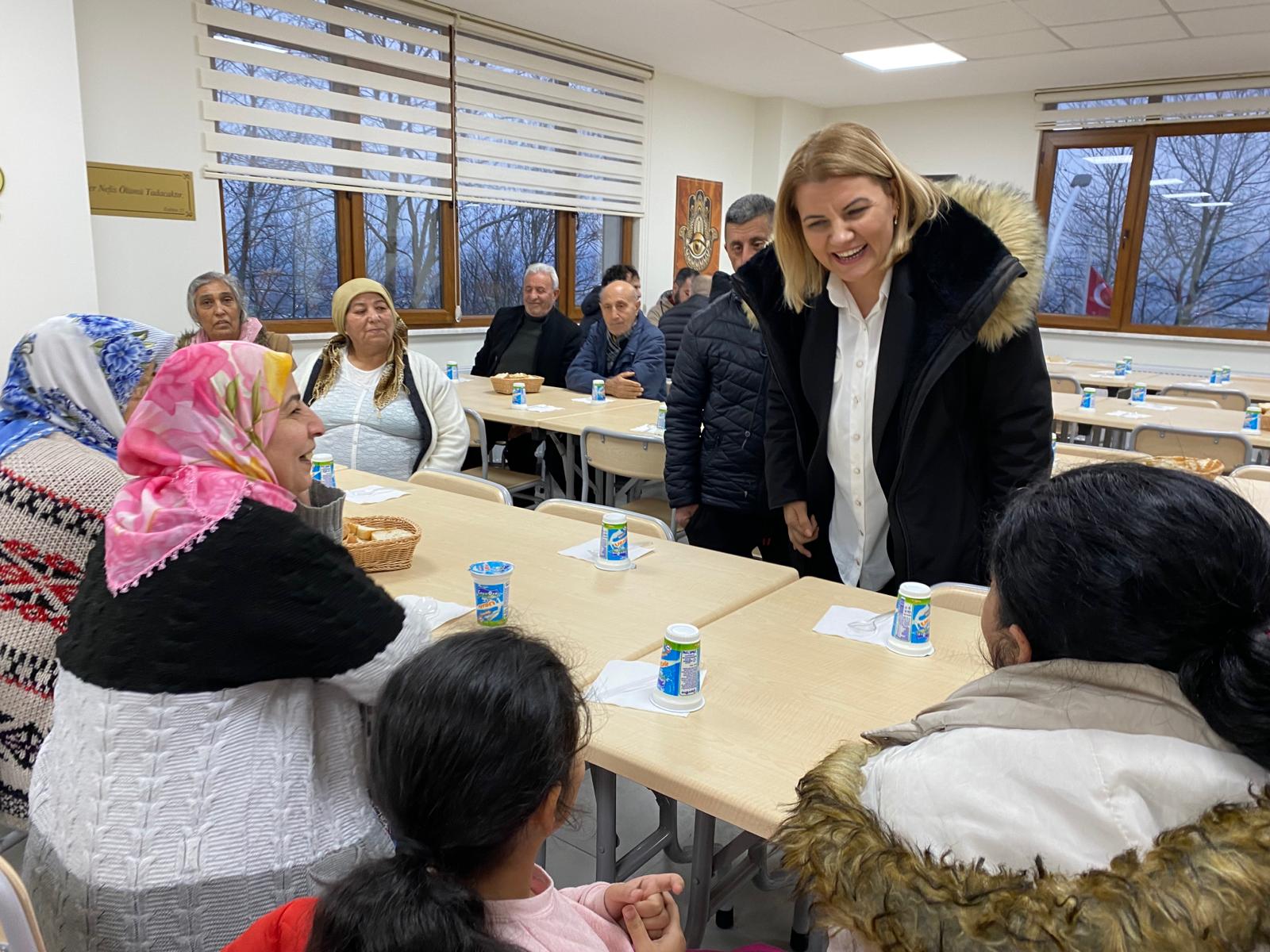 Baskan Hürriyet Tavsantepe Cemevi'nde canlari yalniz birakmadi (1)