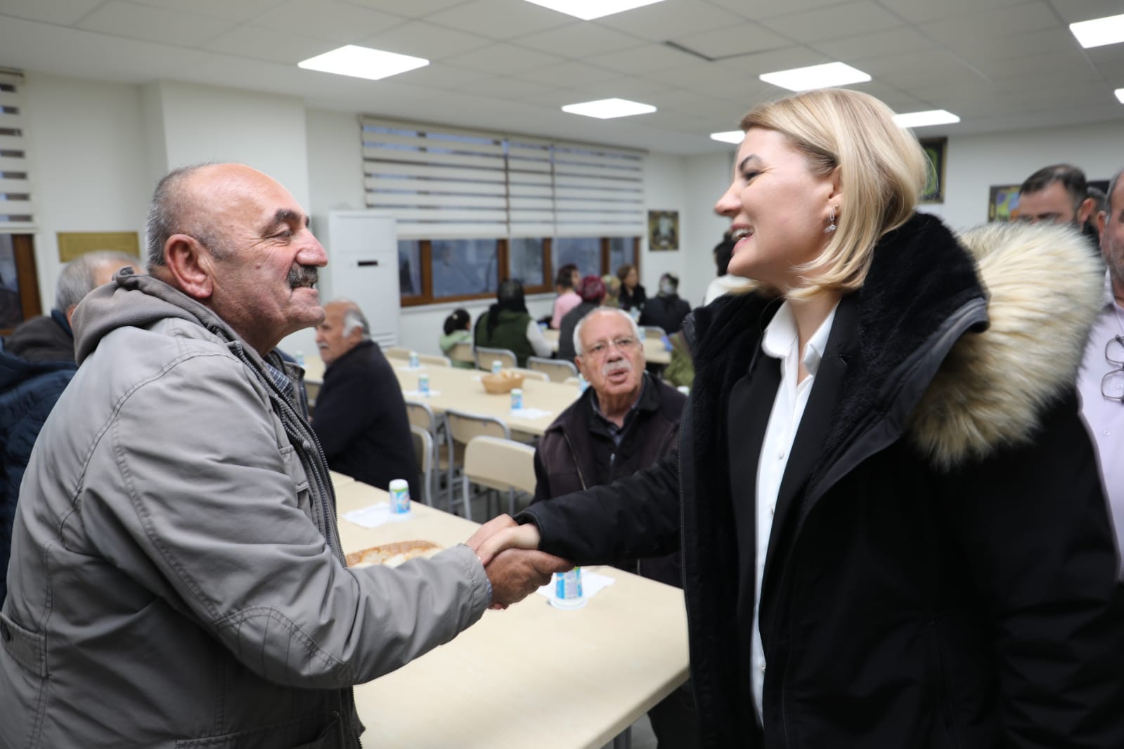 Baskan Hürriyet Tavsantepe Cemevi'nde canlari yalniz birakmadi (5)