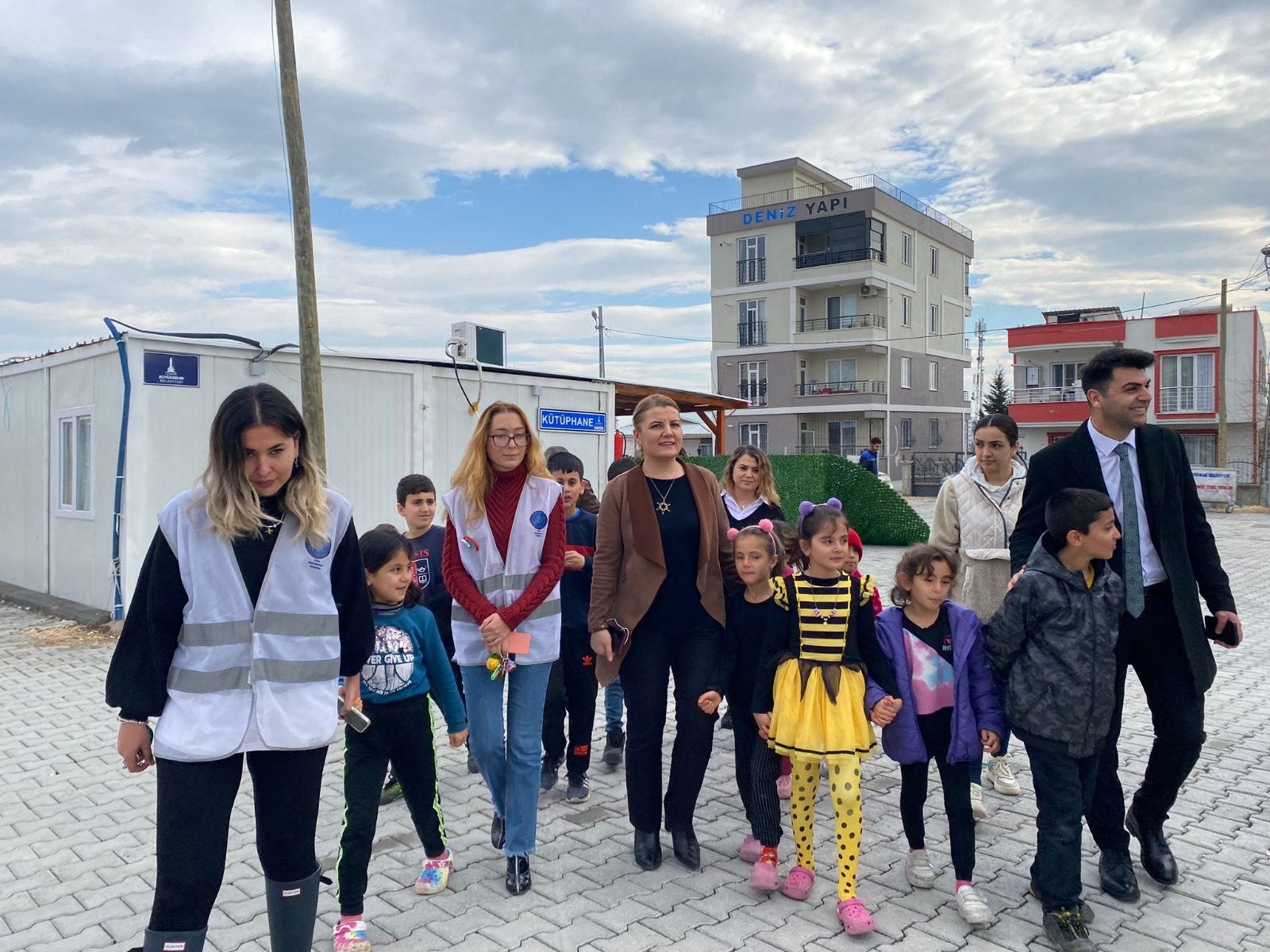 Başkan Hürriyet, asrın felaketinin yıldönümünde deprem bölgesinde (10)