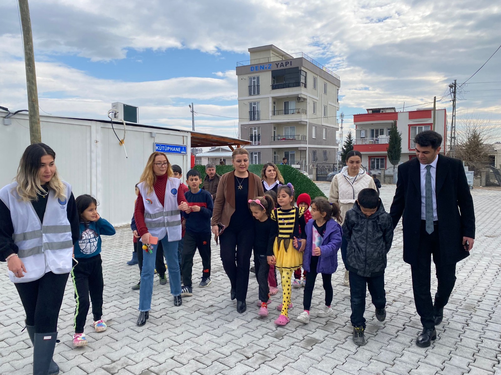 Başkan Hürriyet, asrın felaketinin yıldönümünde deprem bölgesinde (12)