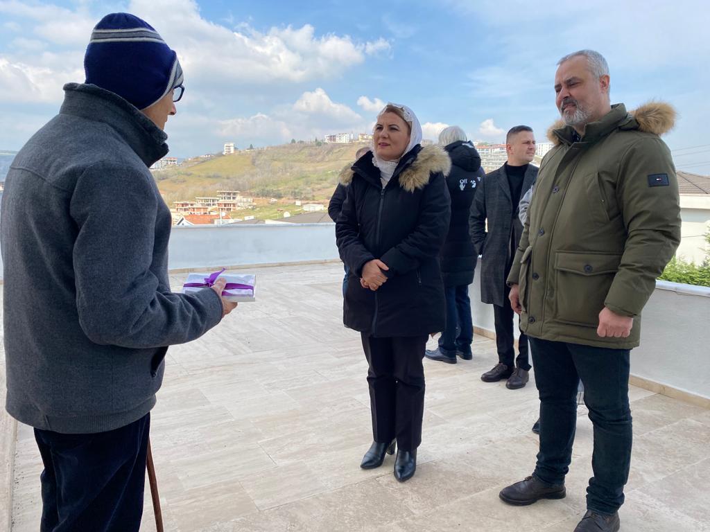 Başkan Hürriyet cami cemaatiyle buluştu (3)