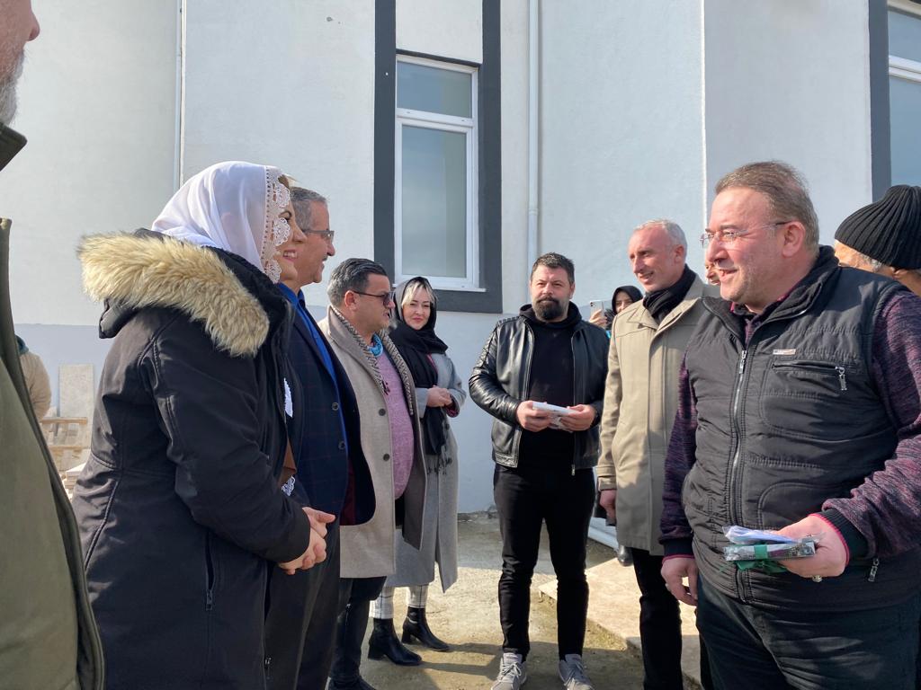 Başkan Hürriyet cami cemaatiyle buluştu (9)