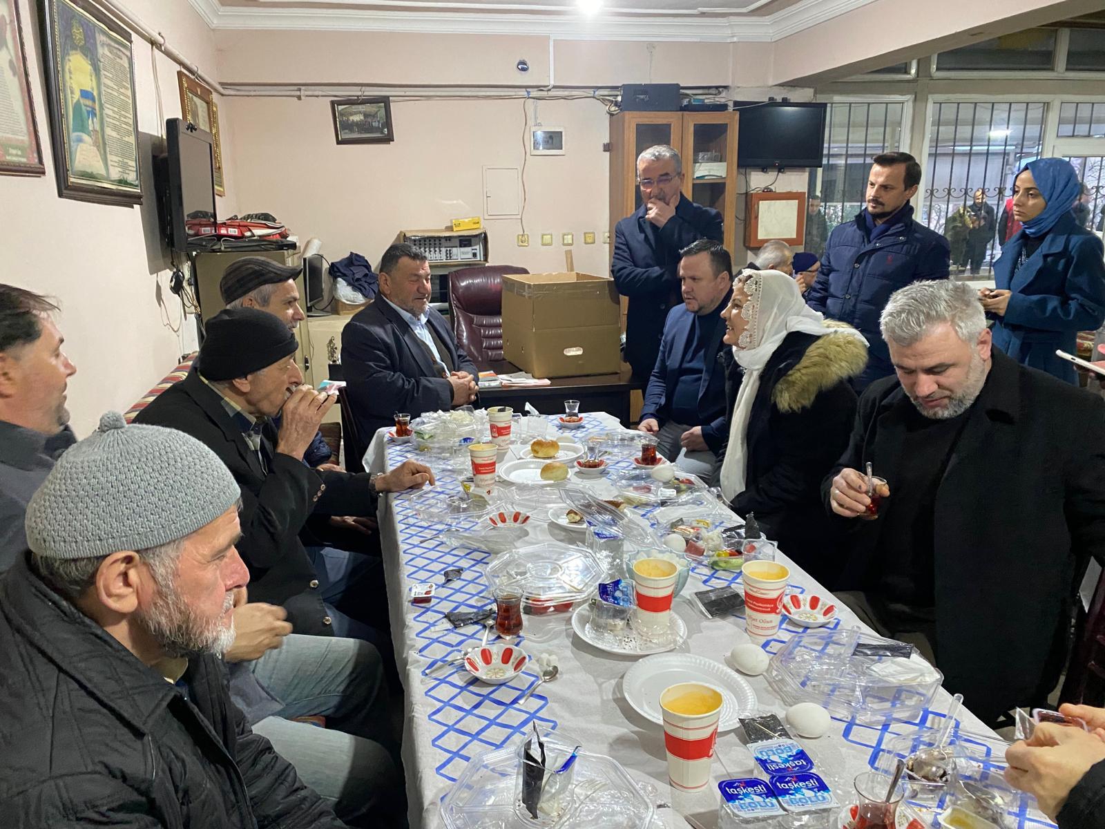 Başkan Hürriyet, camii cemaatleriyle bir araya gelmeye devam ediyor (5)