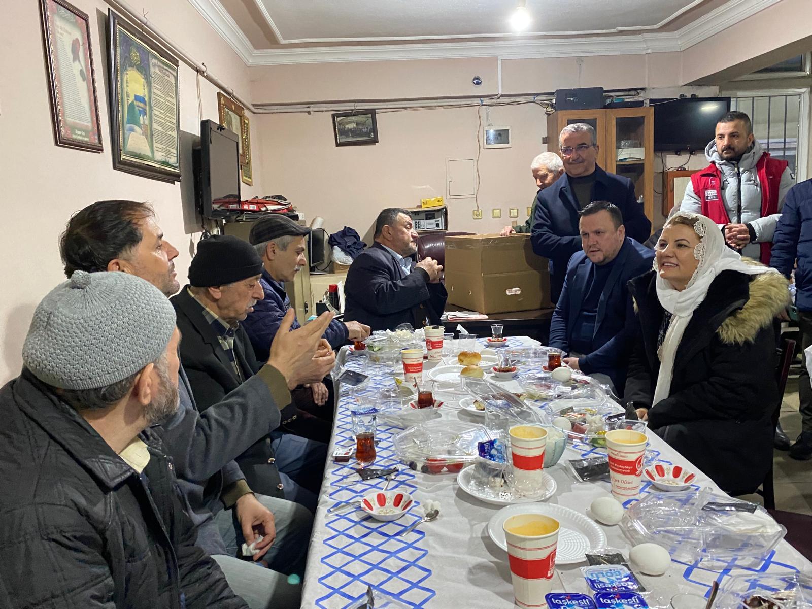 Başkan Hürriyet, camii cemaatleriyle bir araya gelmeye devam ediyor (8)