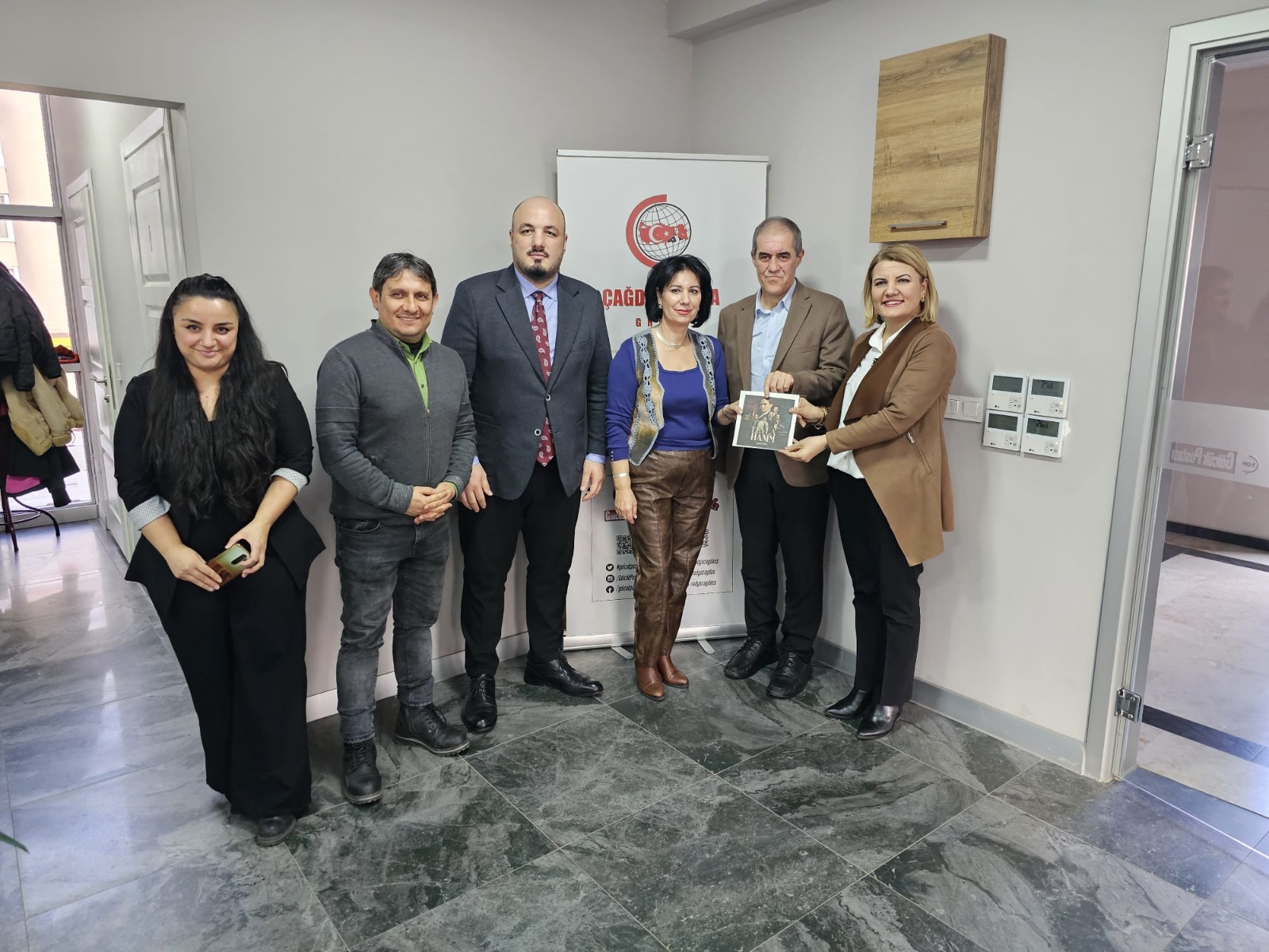 Başkan Hürriyet, gazetecileri Leyla Hanım galasına davet etti (1)