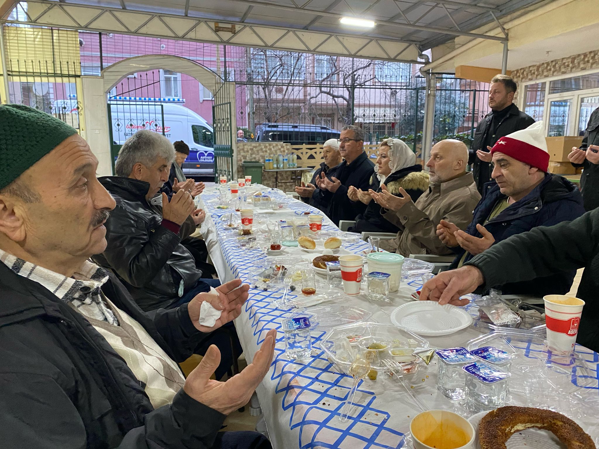 Baskan Hürriyet, güne Mimar Sinan Camii'nde basladi (4)