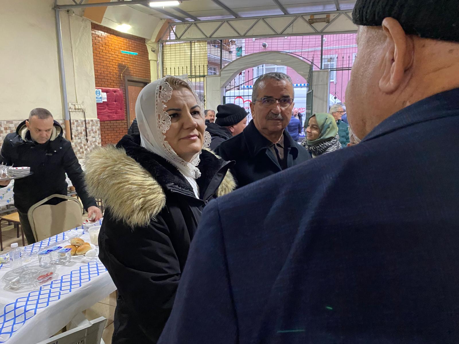 Baskan Hürriyet, güne Mimar Sinan Camii'nde basladi (5)