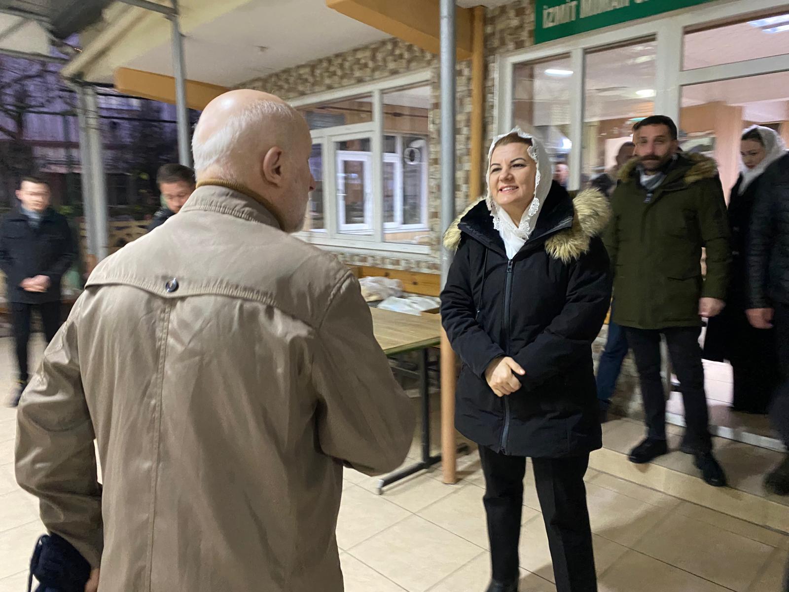 Baskan Hürriyet, güne Mimar Sinan Camii'nde basladi (8)
