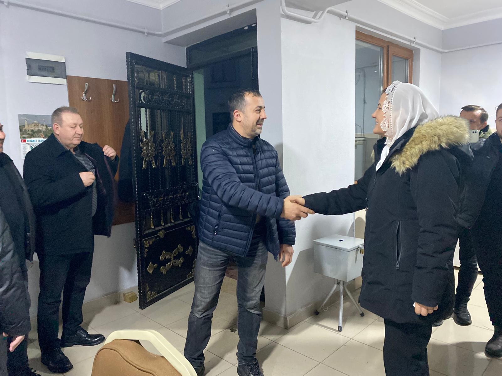 Başkan Hürriyet günün her saati vatandaşlarla omuz omuza (5)