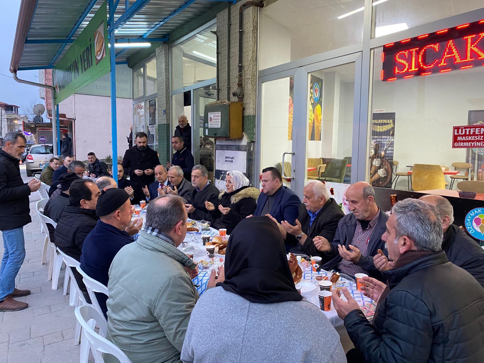 Başkan Hürriyet her sabah güne İzmitlilerle başlıyor (6)