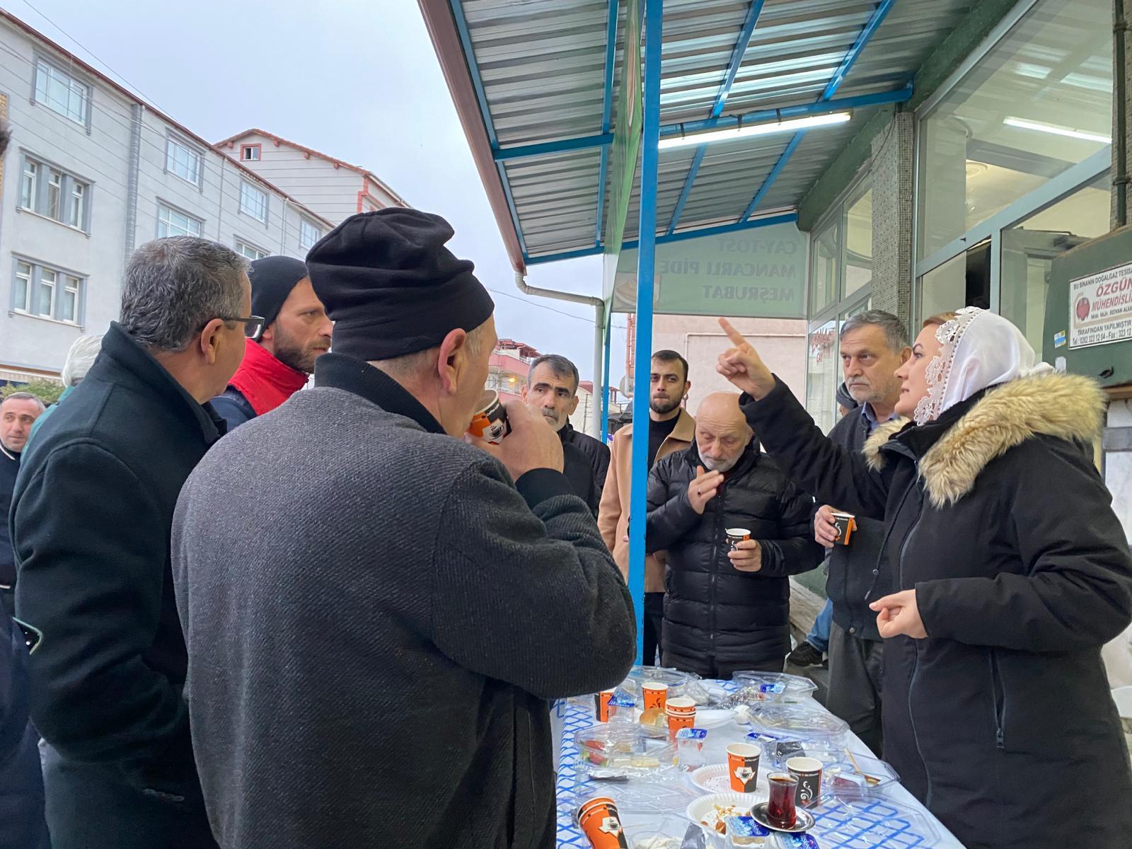 Başkan Hürriyet her sabah güne İzmitlilerle başlıyor (7)