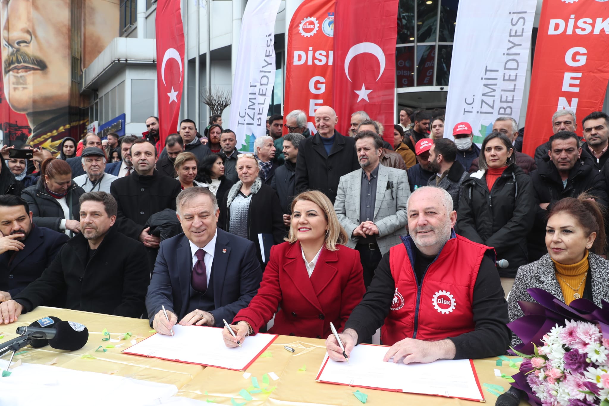 Hürriyet emekçiye sahip çıktı, emekçi Başkanını bağrına bastı (14)