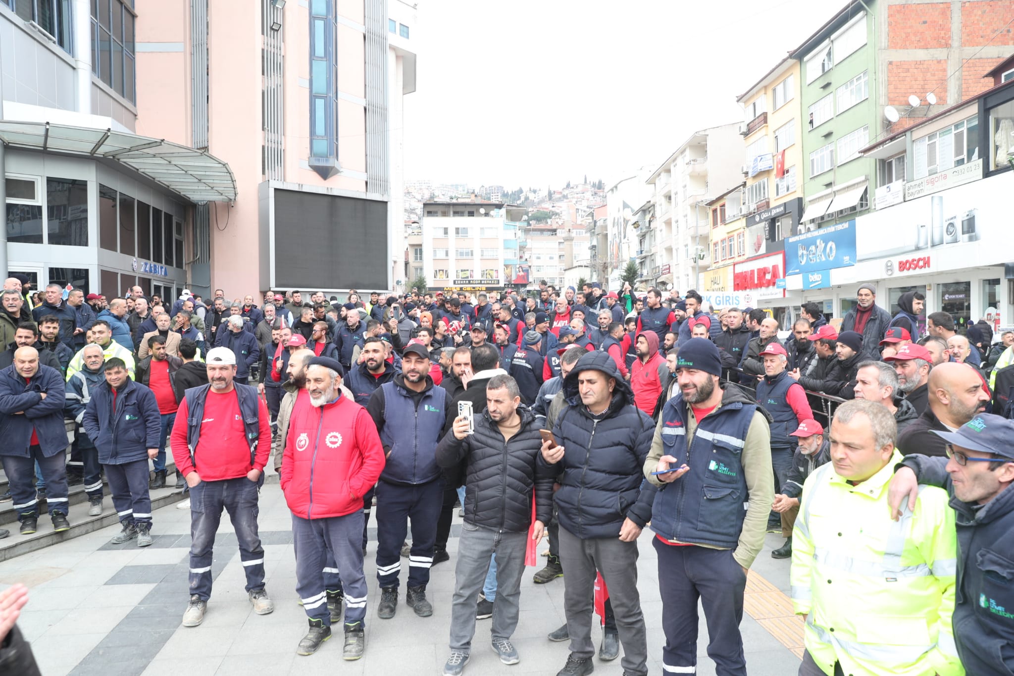 Hürriyet emekçiye sahip çıktı, emekçi Başkanını bağrına bastı (15)