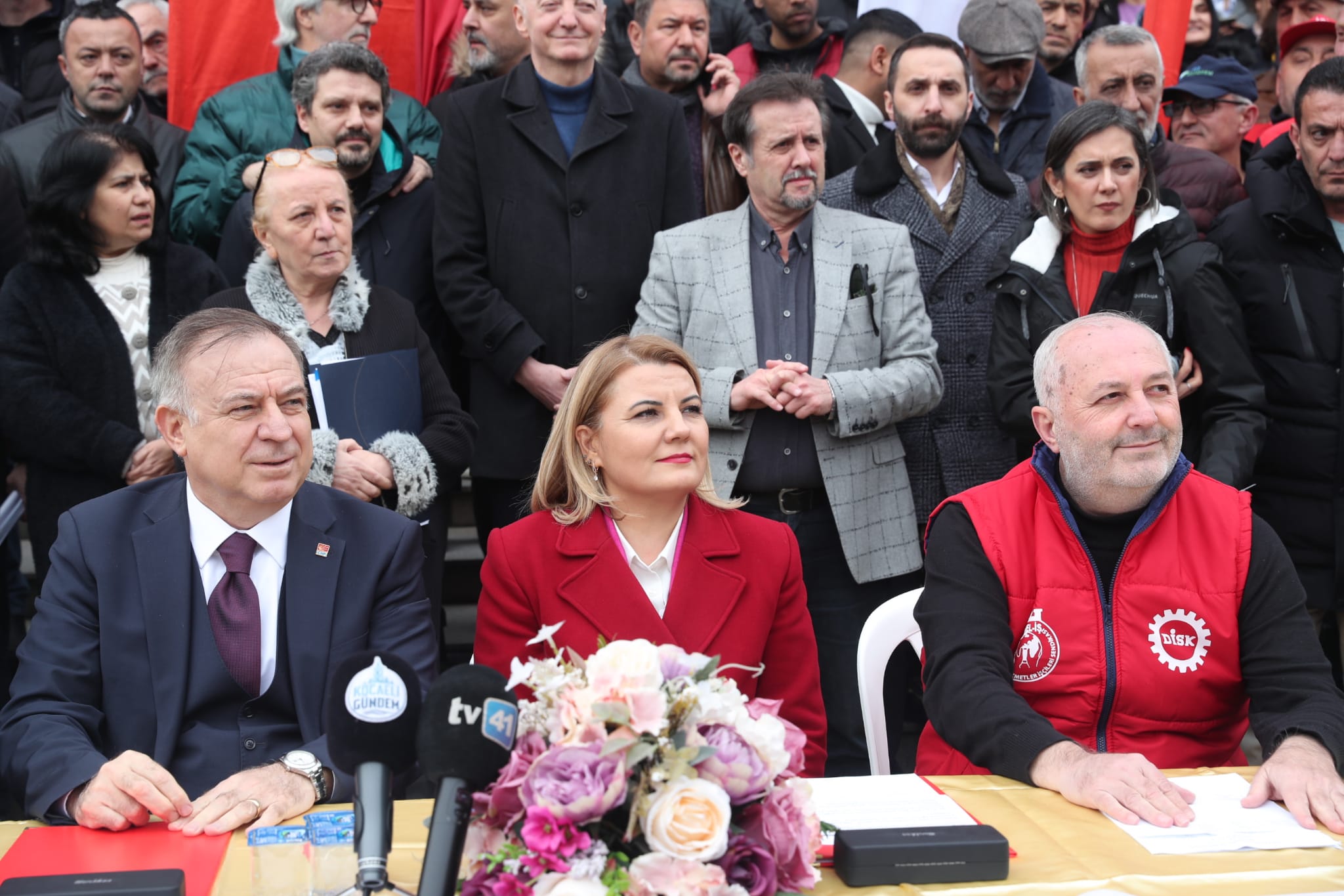 Hürriyet emekçiye sahip çıktı, emekçi Başkanını bağrına bastı (3)