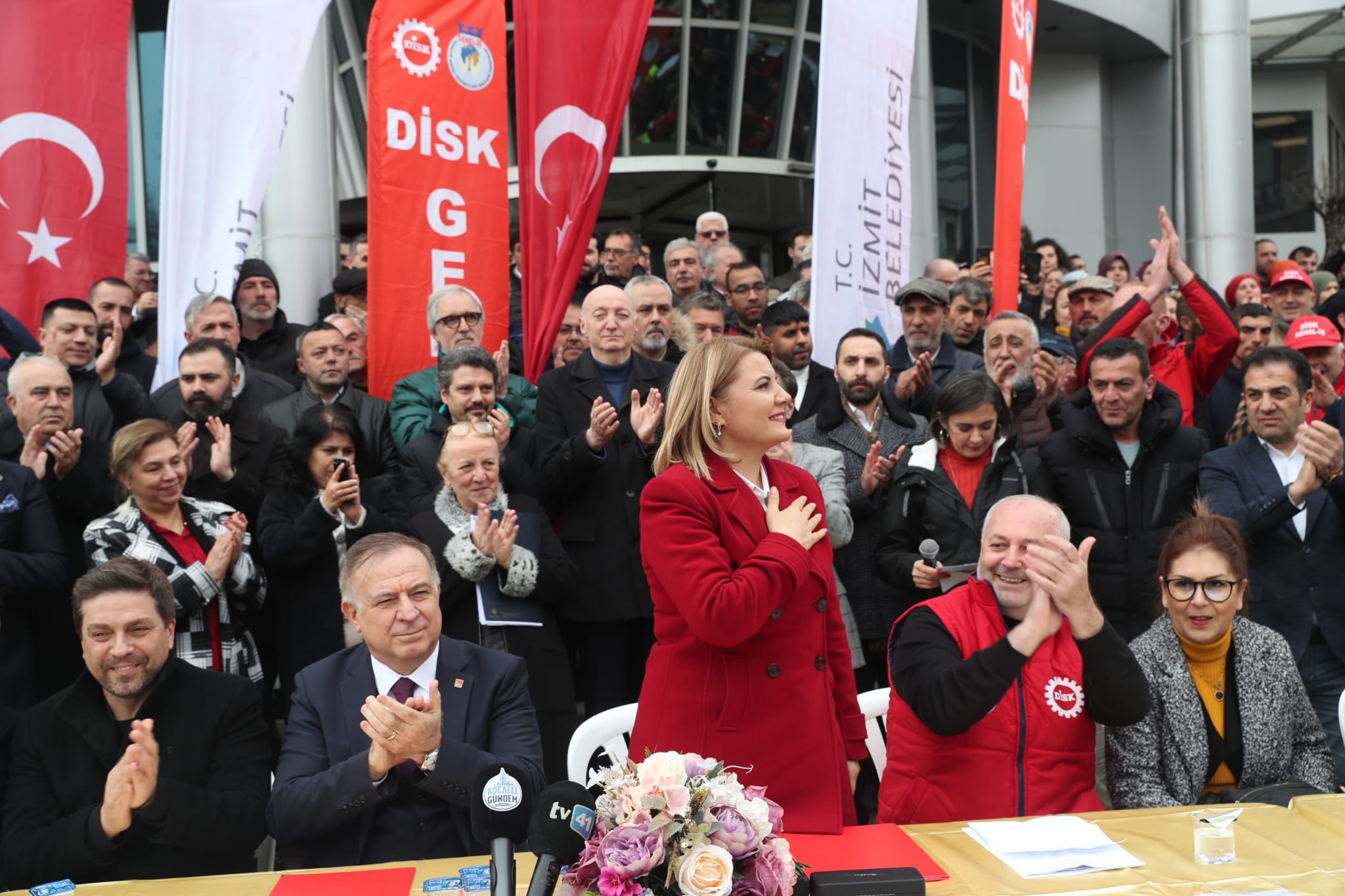 Hürriyet emekçiye sahip çıktı, emekçi Başkanını bağrına bastı (4)