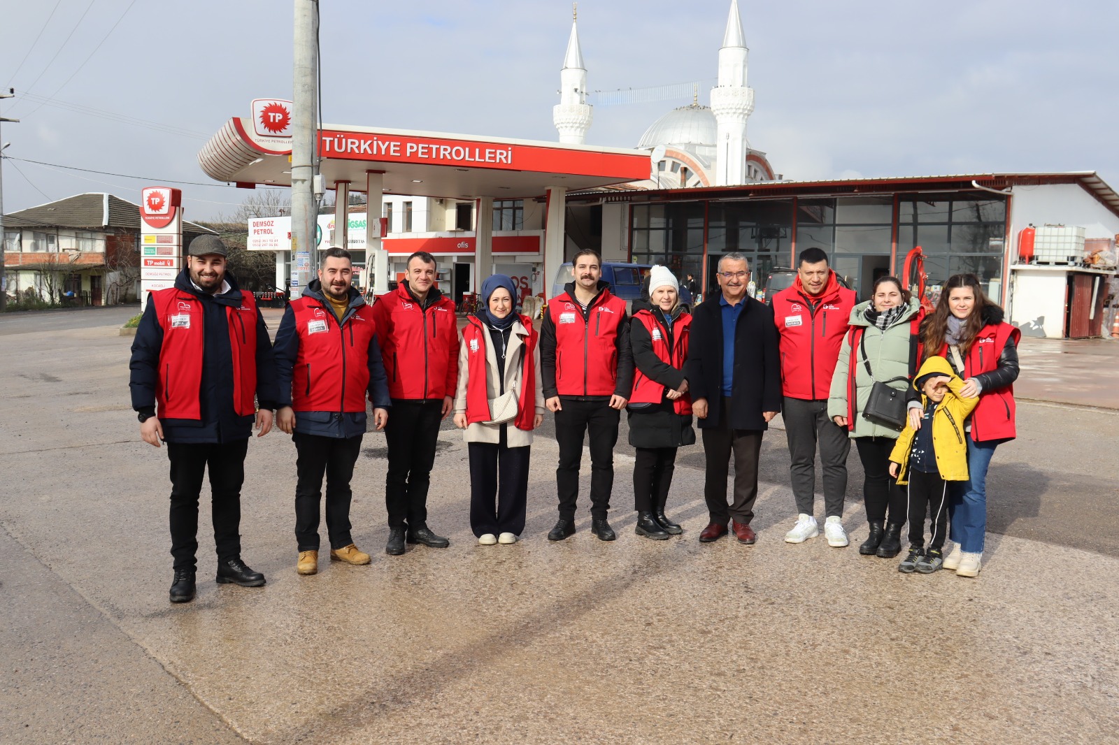 İzmit Belediyesi Çınar Ekibi Ambarcı ve Kaynarca Köyü sakinleriyle buluştu (1)