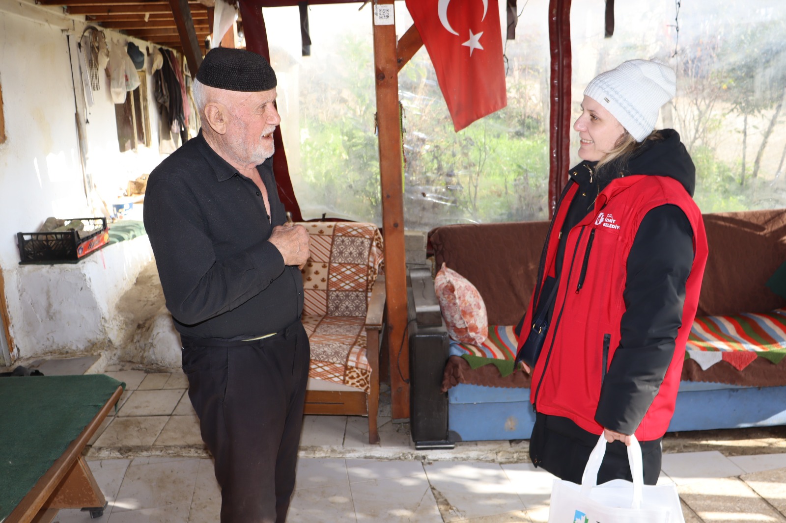 İzmit Belediyesi Çınar Ekibi Ambarcı ve Kaynarca Köyü sakinleriyle buluştu (8)