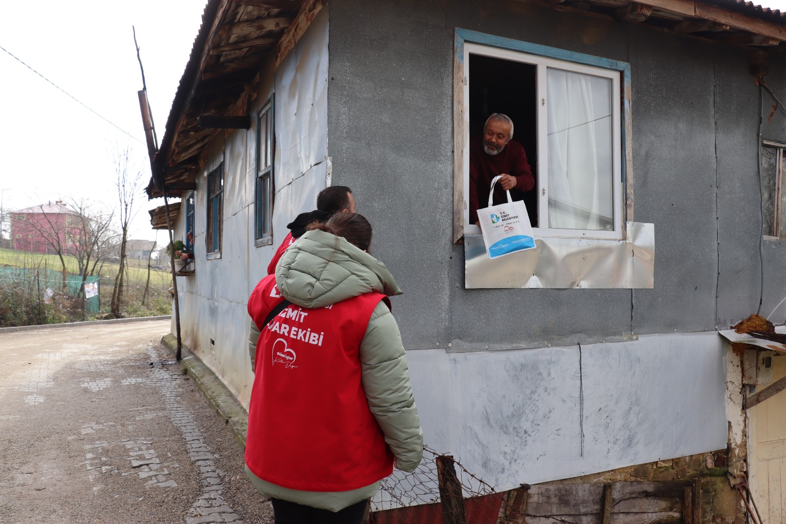İzmit Belediyesi Çınar Ekibi Ambarcı ve Kaynarca Köyü sakinleriyle buluştu (9)