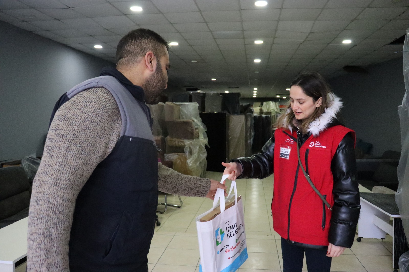 İzmit Belediyesi Çınar Ekibi Bekirdere esnafını ziyaret etti (3)