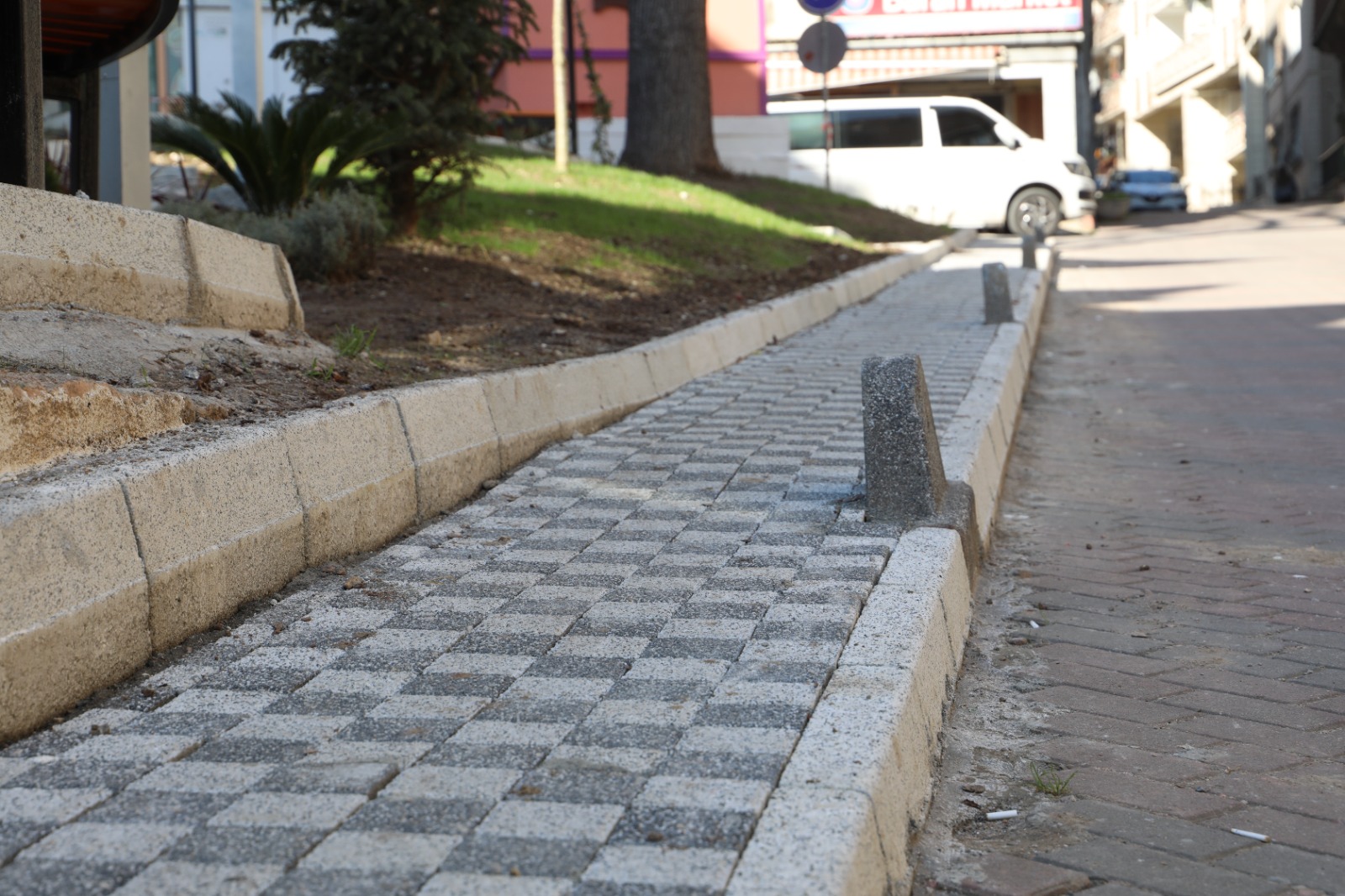 Izmit Belediyesi kenti güzellestirmeye devam ediyor (4)