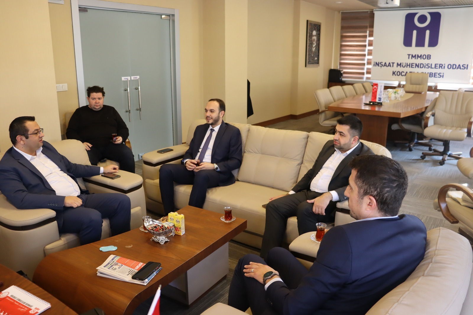 Izmit Belediyesi koordinatörlerinden IMO Kocaeli Sube Baskani Ali Akgün'e ziyaret (2)