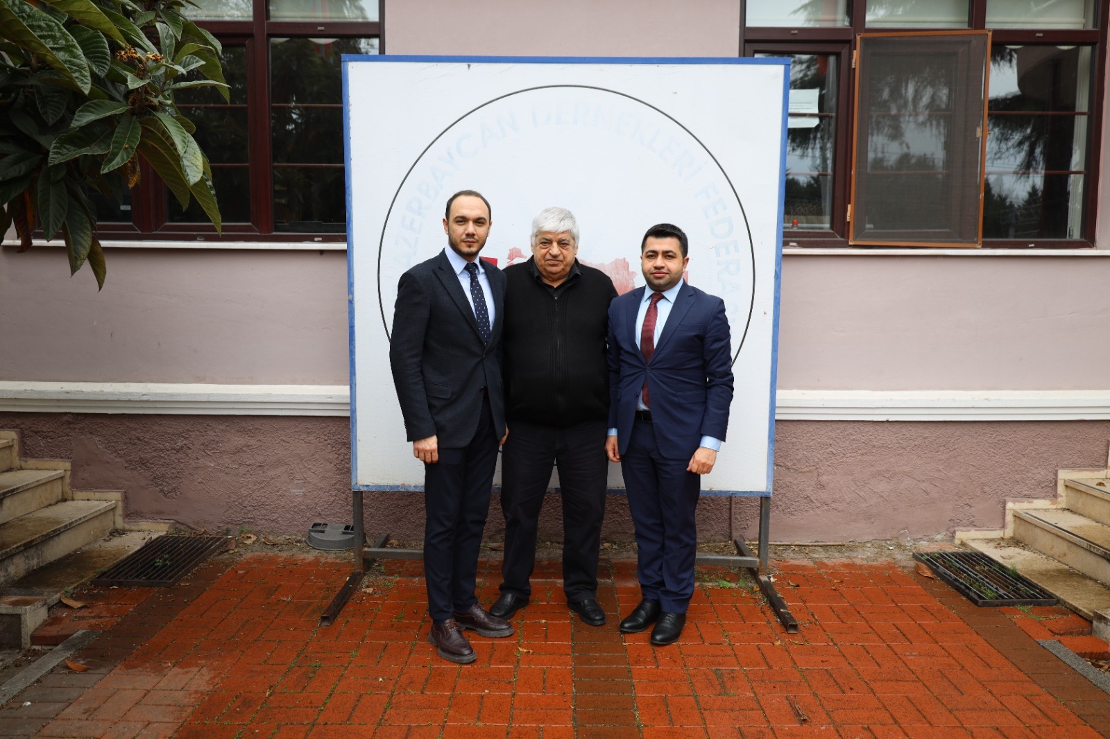 Izmit Belediyesi koordinatörlerinden Türkiye Azerbaycan Dernekleri Federasyon Baskanina ziyaret (2)