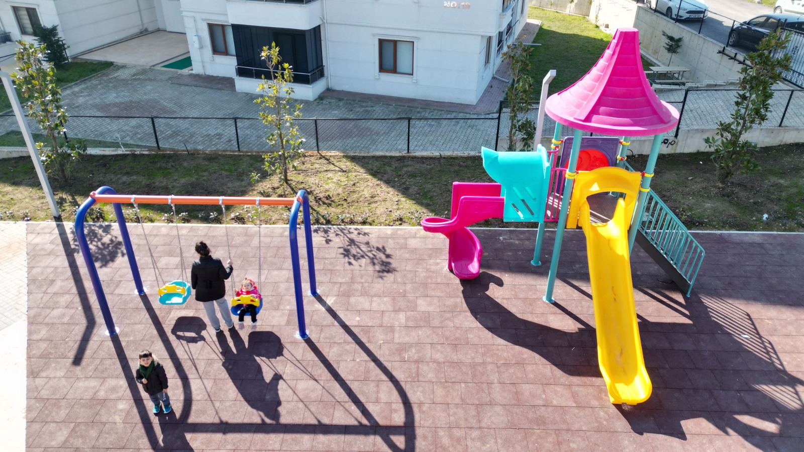 Izmit Belediyesi, öz kaynaklari ile Hatipköy'e yeni bir park kazandirdi (1)