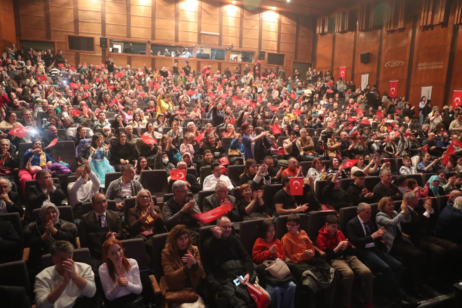 Programa katılım yopundu (1)