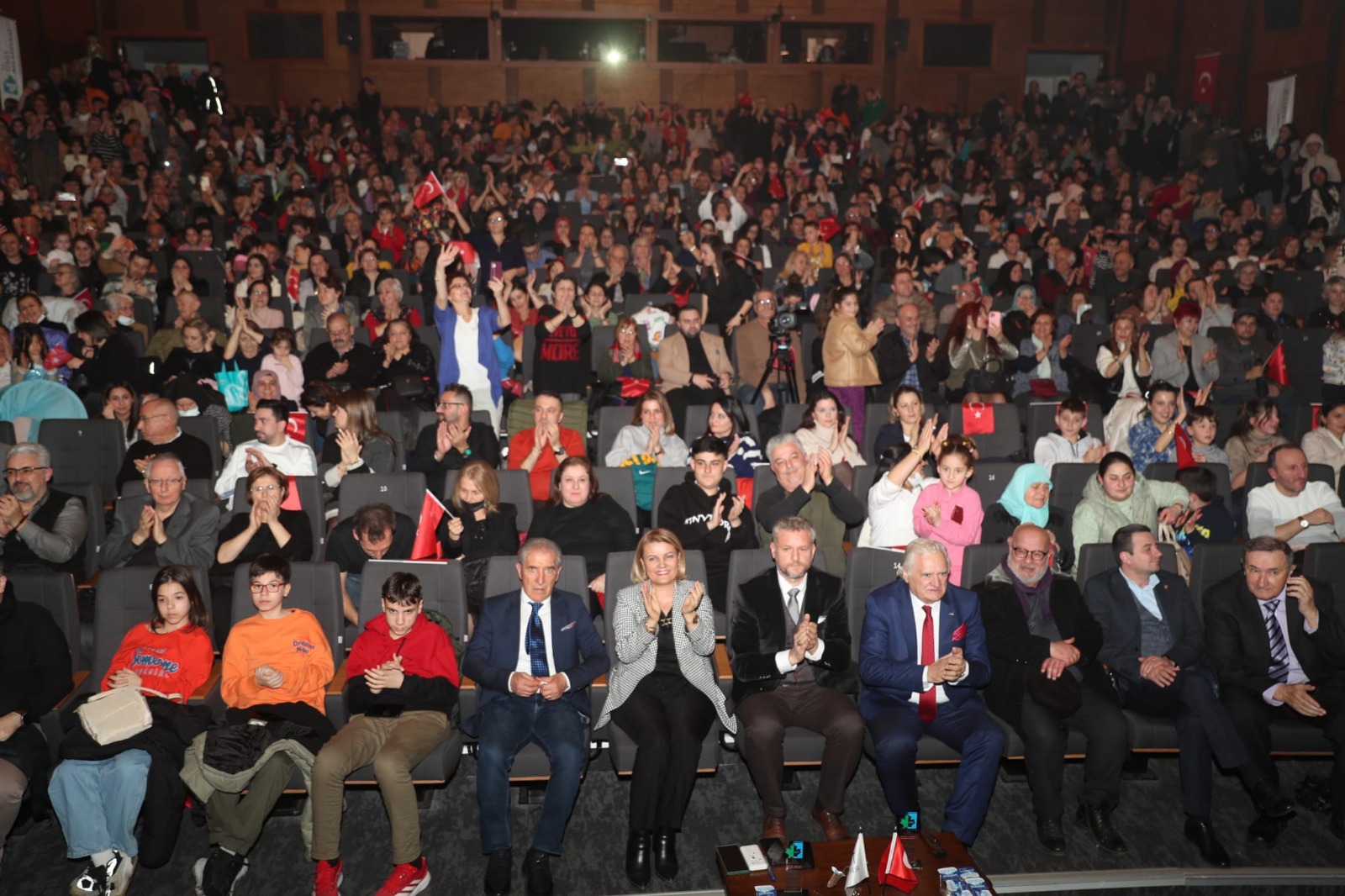 Programa katılım yopundu (2)