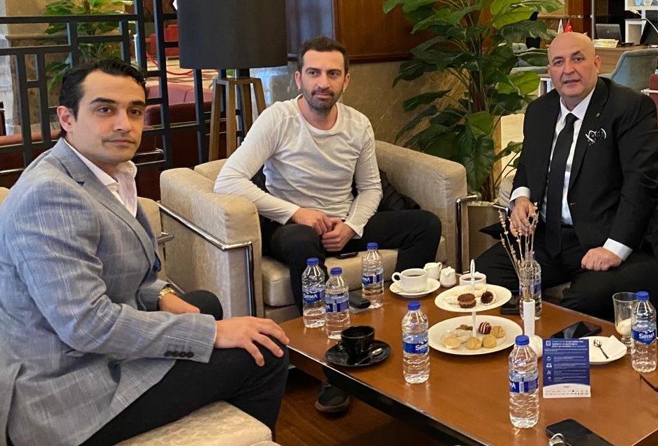 ÜNLÜ OYUNCU ERDEM YENER BÜYÜK GALA İÇİN İZMİT’TE