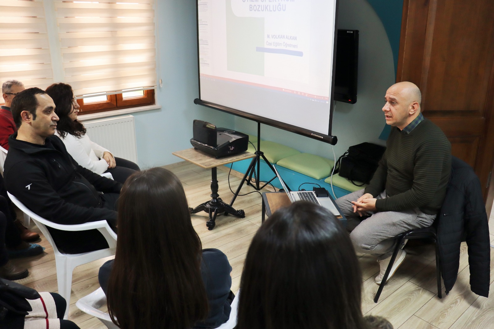YADEV'de ailelere Otizm Spektrum Bozuklugu semineri verildi (3)