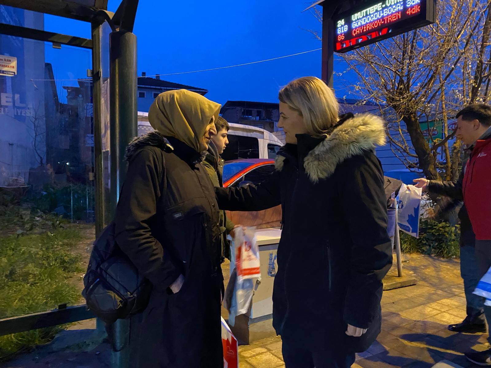 Başkan Hürriyet Emekçi Kadınlar Gününe emekçilerle buluşarak başladı (3)