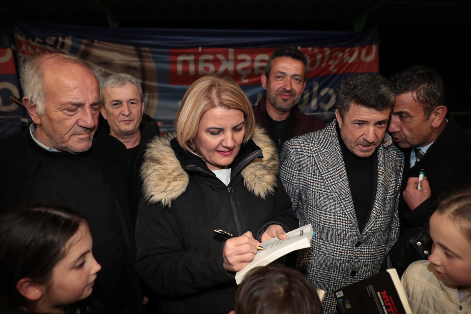 Başkan Hürriyet, Gedikli’de coşkuyla karşılandı (7)