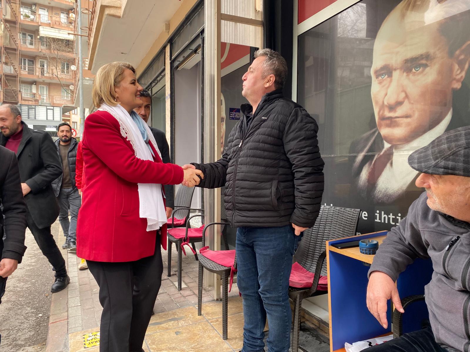 Başkan Hürriyet Kadıköy esnafını ziyaret etti (7)