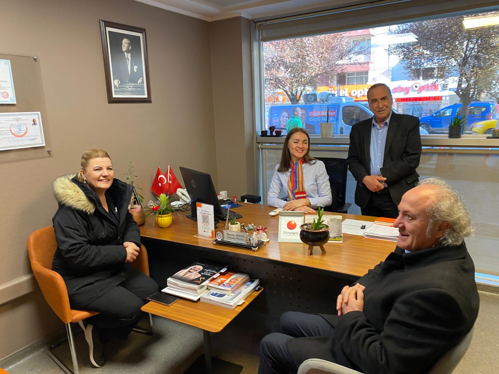 Başkan Hürriyet Kadıköy'de esnafı ziyaret etti (3)