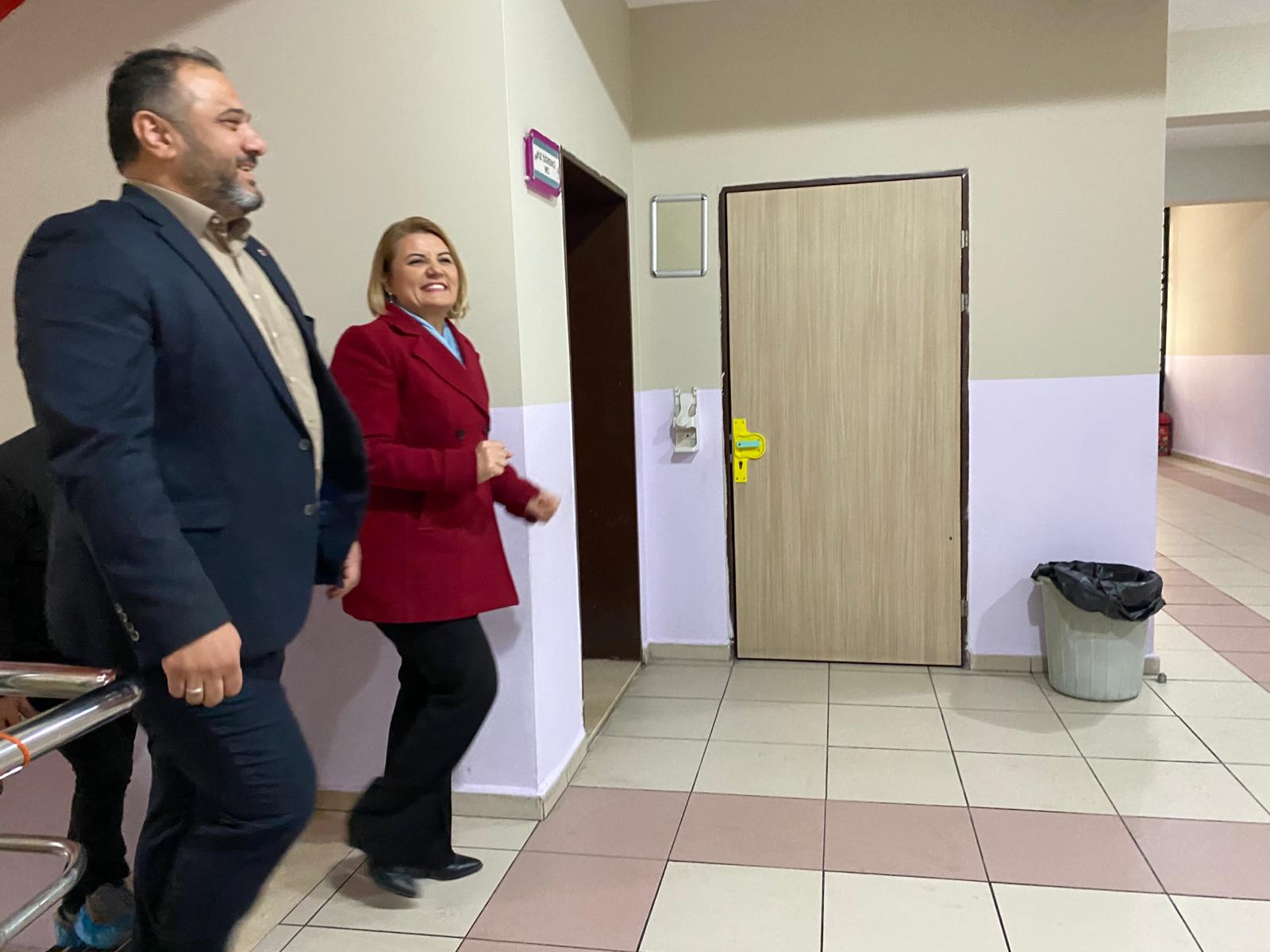 Başkan Hürriyet, Mehmetçik İlkokulu’nda Beslenme Saati Projesini anlattı (10)
