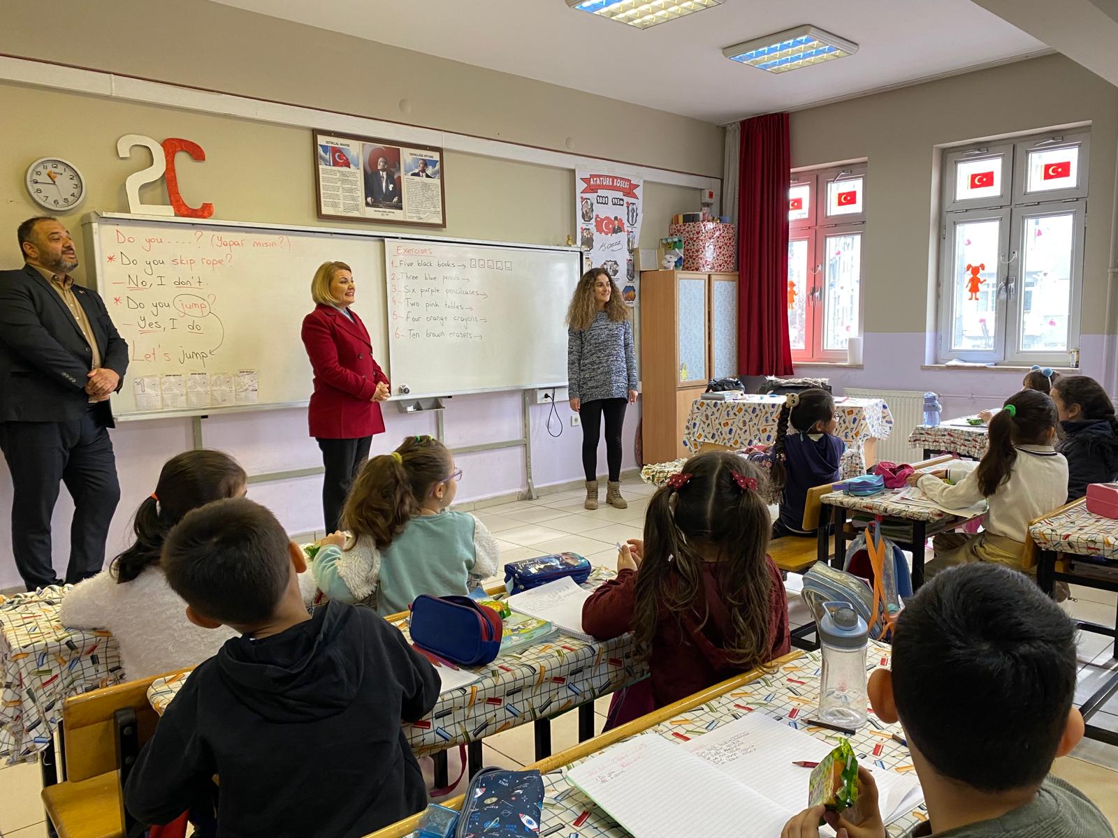 Başkan Hürriyet, Mehmetçik İlkokulu’nda Beslenme Saati Projesini anlattı (4)