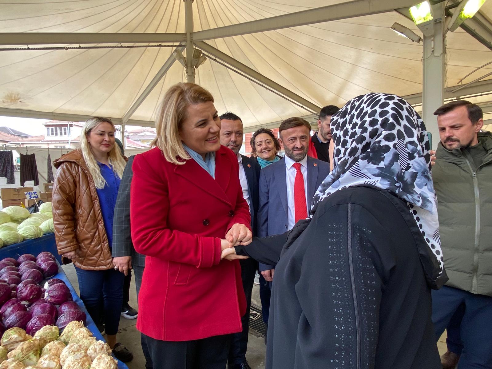 Başkan Hürriyet Pazarcı esnafı başımızın tacıdır (1)