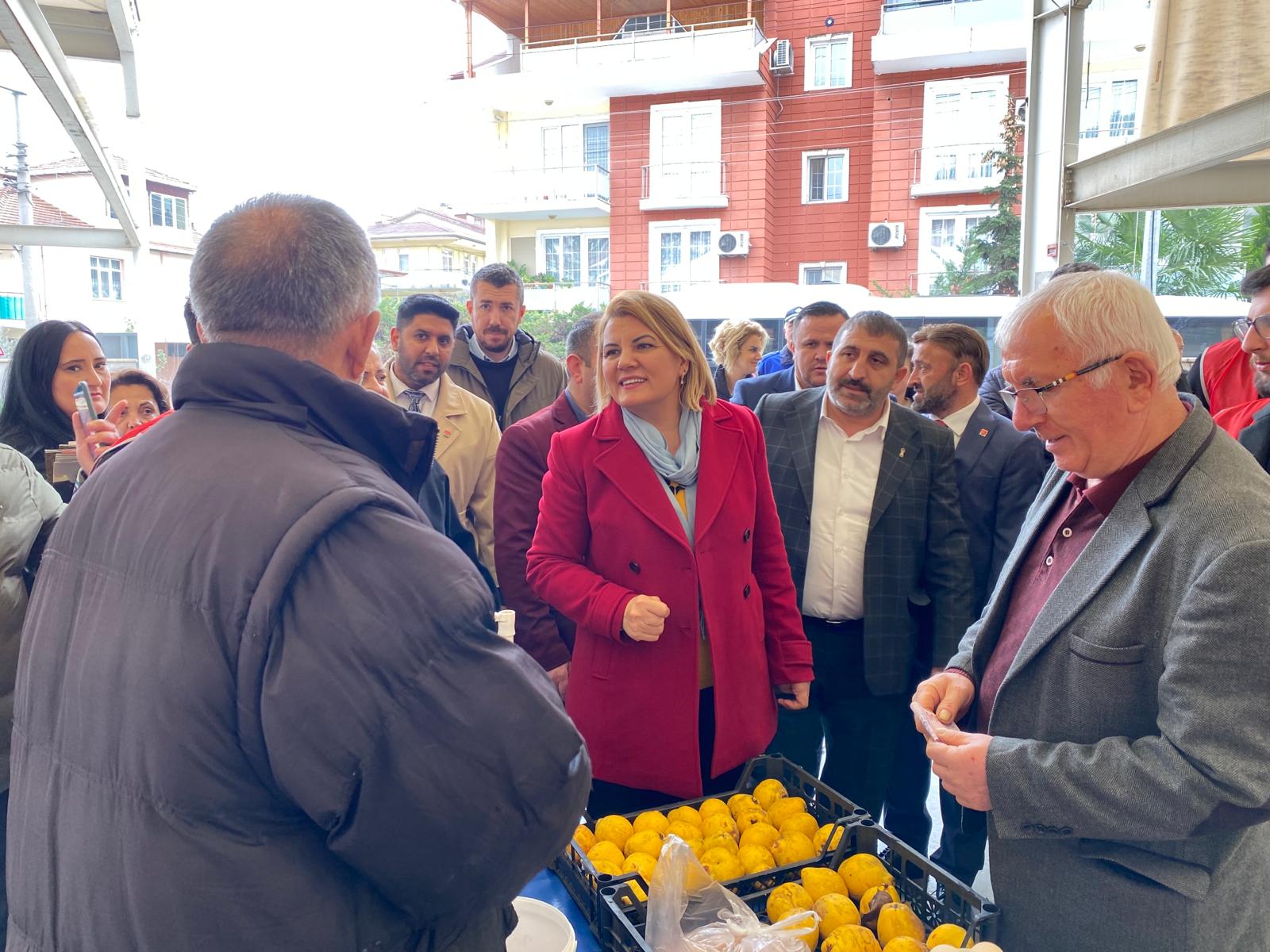 Başkan Hürriyet Pazarcı esnafı başımızın tacıdır (5)