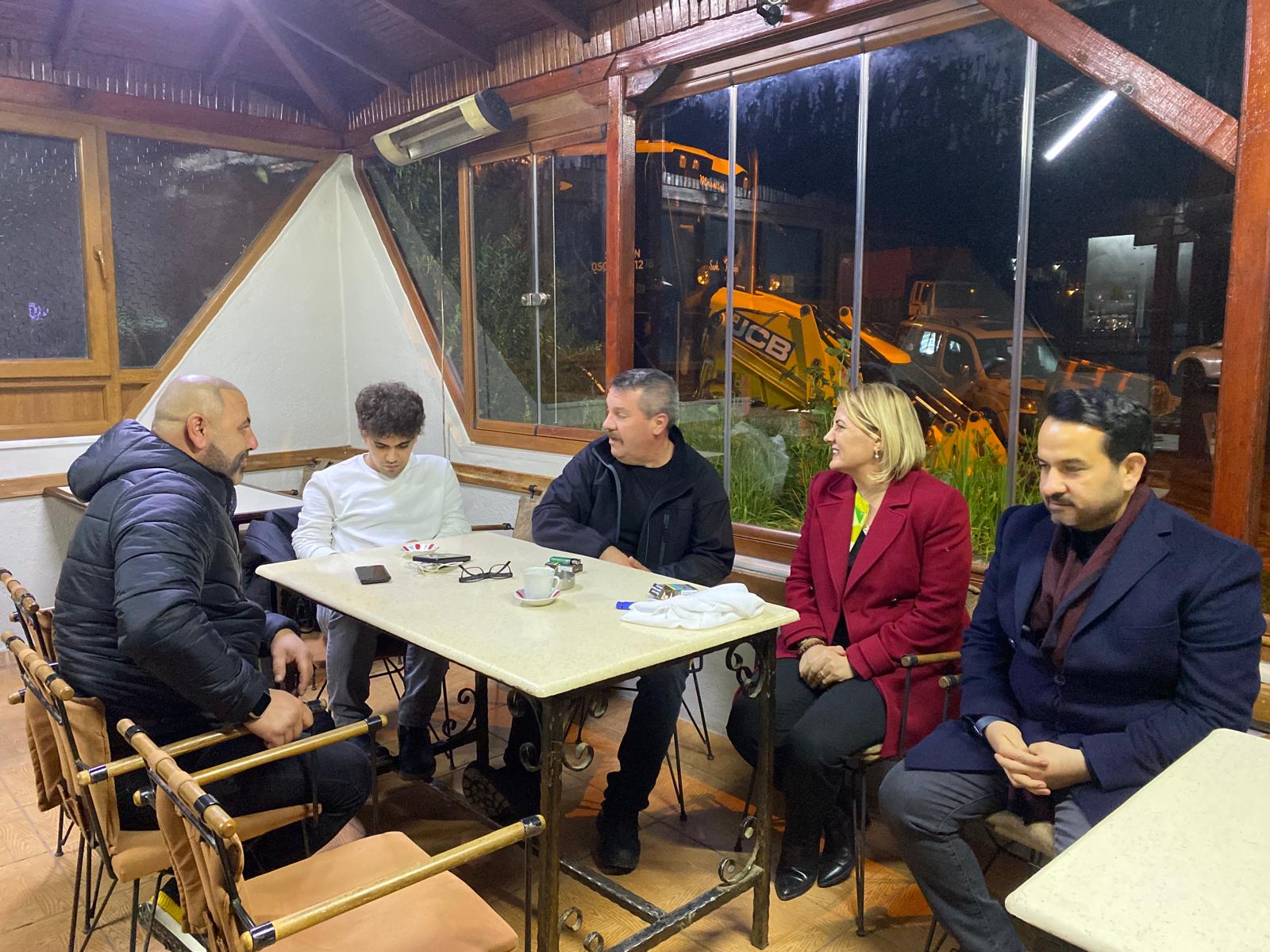 Başkan Hürriyet, Tepeköy Kemer Camii’nde teravih namazı sonrası cemaat ile buluştu (2)